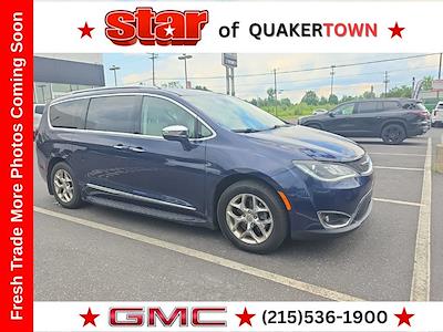 2017 Chrysler Pacifica FWD Minivan for sale #Q960184B - photo 1