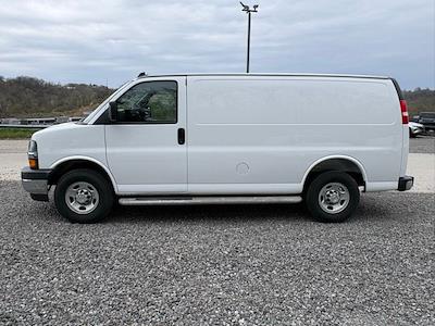 Used 2024 Chevrolet Express 2500 - photo 2
