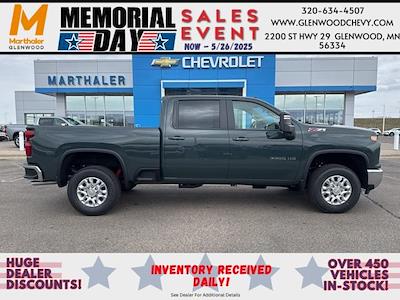 New 2025 Chevrolet Silverado 3500 LT Crew Cab 4WD Pickup for sale #251054 - photo 1