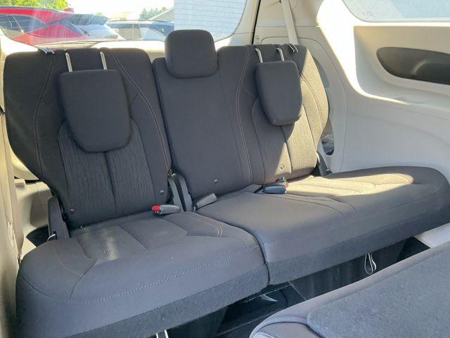 Used 2018 Chrysler Pacifica - photo 11