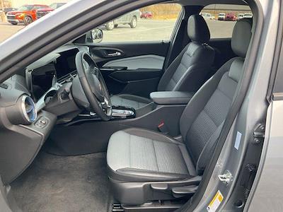 Used 2025 Chevrolet Trax - photo 1