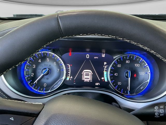 Used 2025 Chrysler Pacifica - photo 16