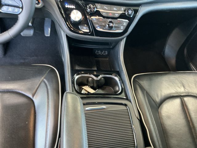 Used 2025 Chrysler Pacifica - photo 17