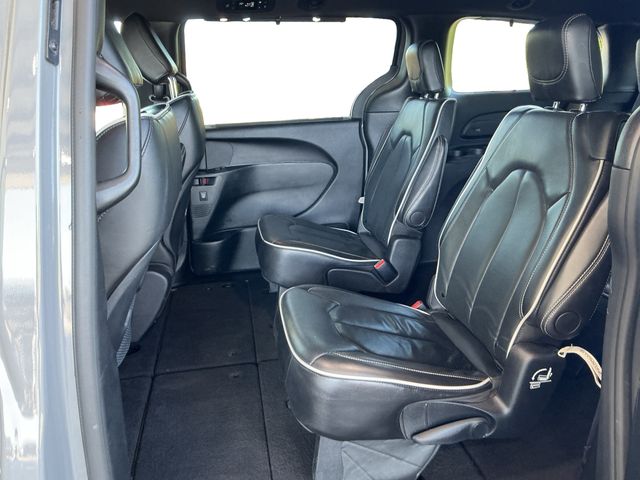 Used 2025 Chrysler Pacifica - photo 18