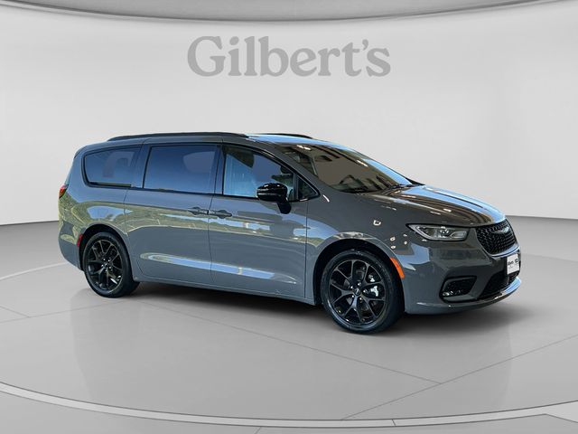 Used 2025 Chrysler Pacifica - photo 9