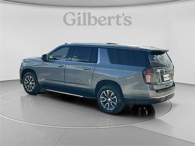 Used 2021 Chevrolet Suburban - photo 1