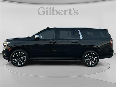 Used 2023 Chevrolet Suburban - photo 1