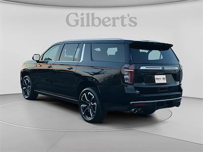 Used 2023 Chevrolet Suburban - photo 1
