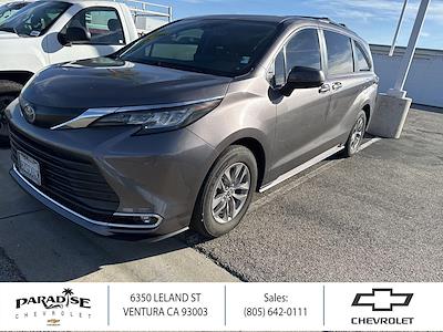 Used 2022 Toyota Sienna - photo 1