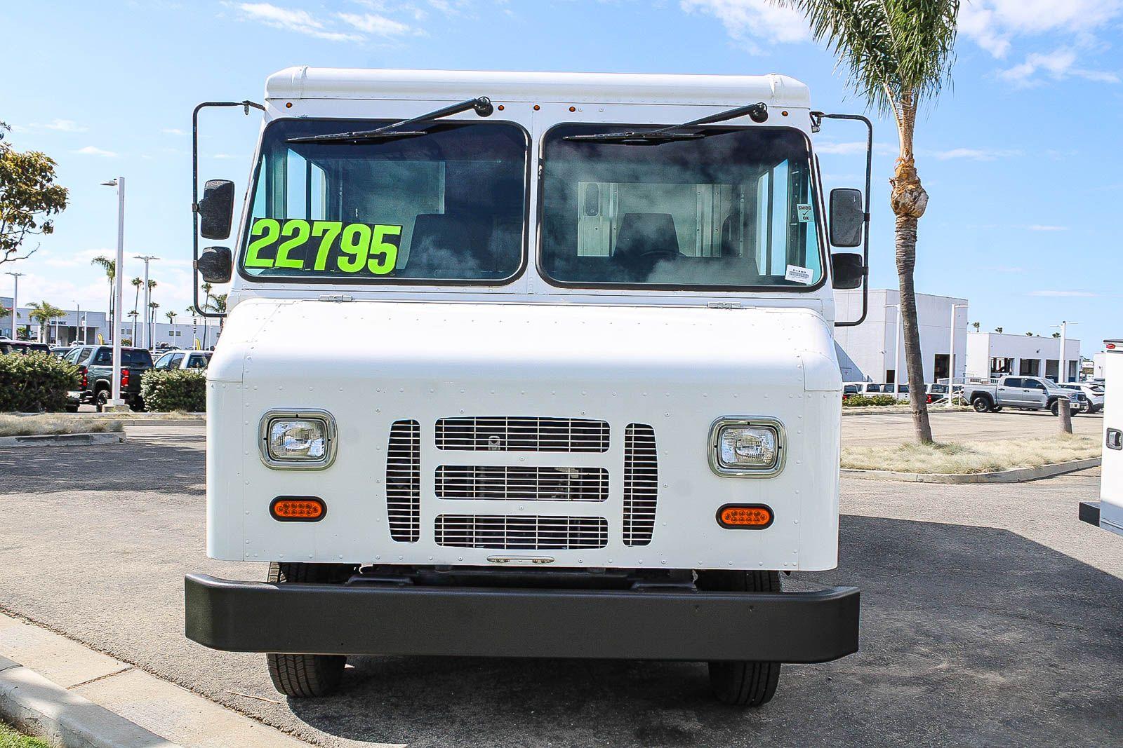 Used 2017 Ford E-350 - photo 2