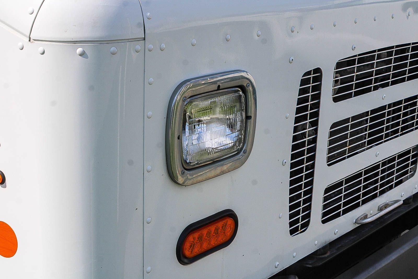 Used 2017 Ford E-350 - photo 6