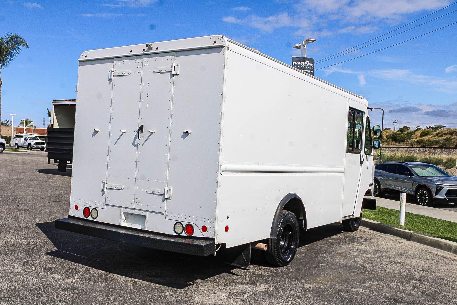 Used 2017 Ford E-350 - photo 9
