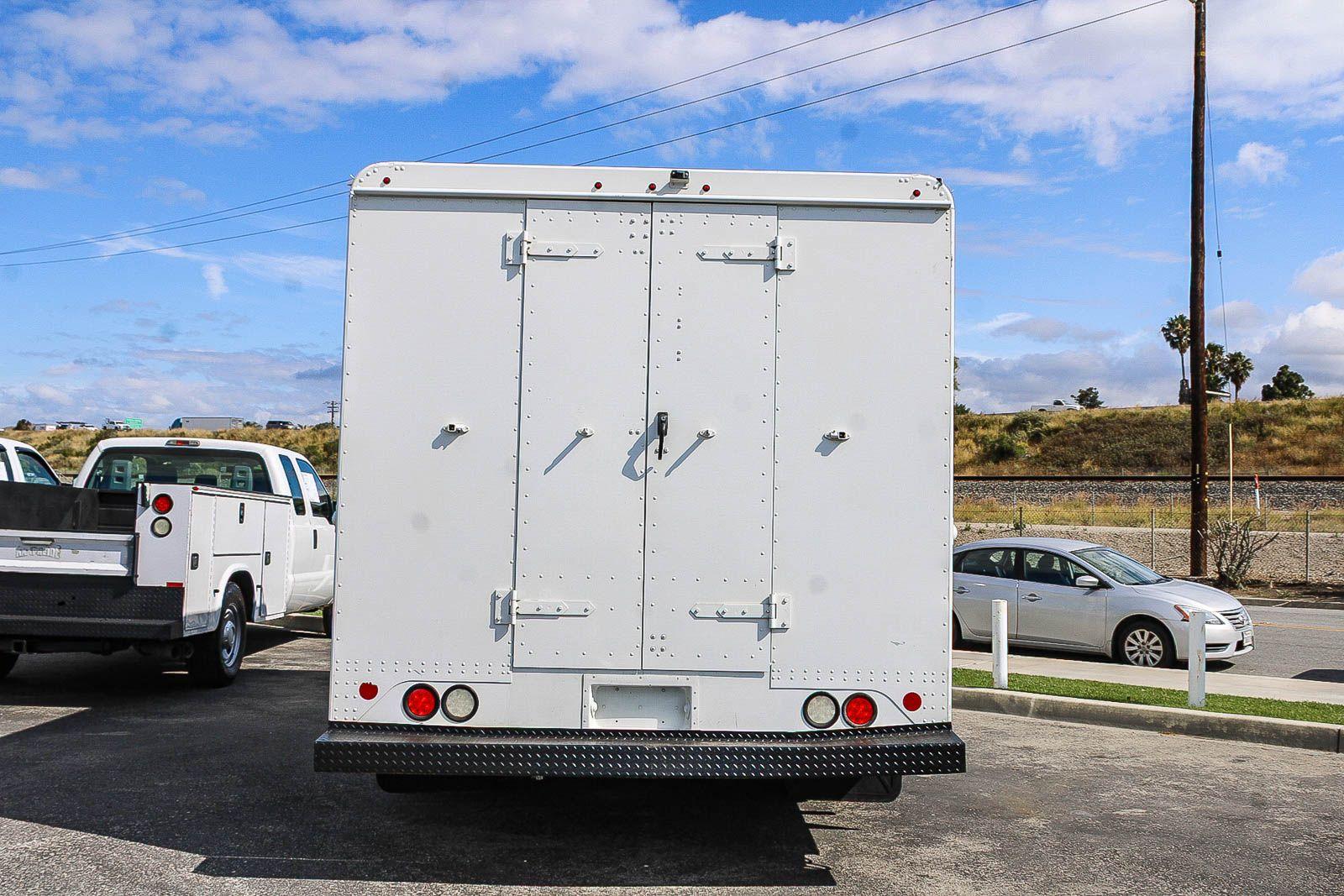 Used 2017 Ford E-350 - photo 10