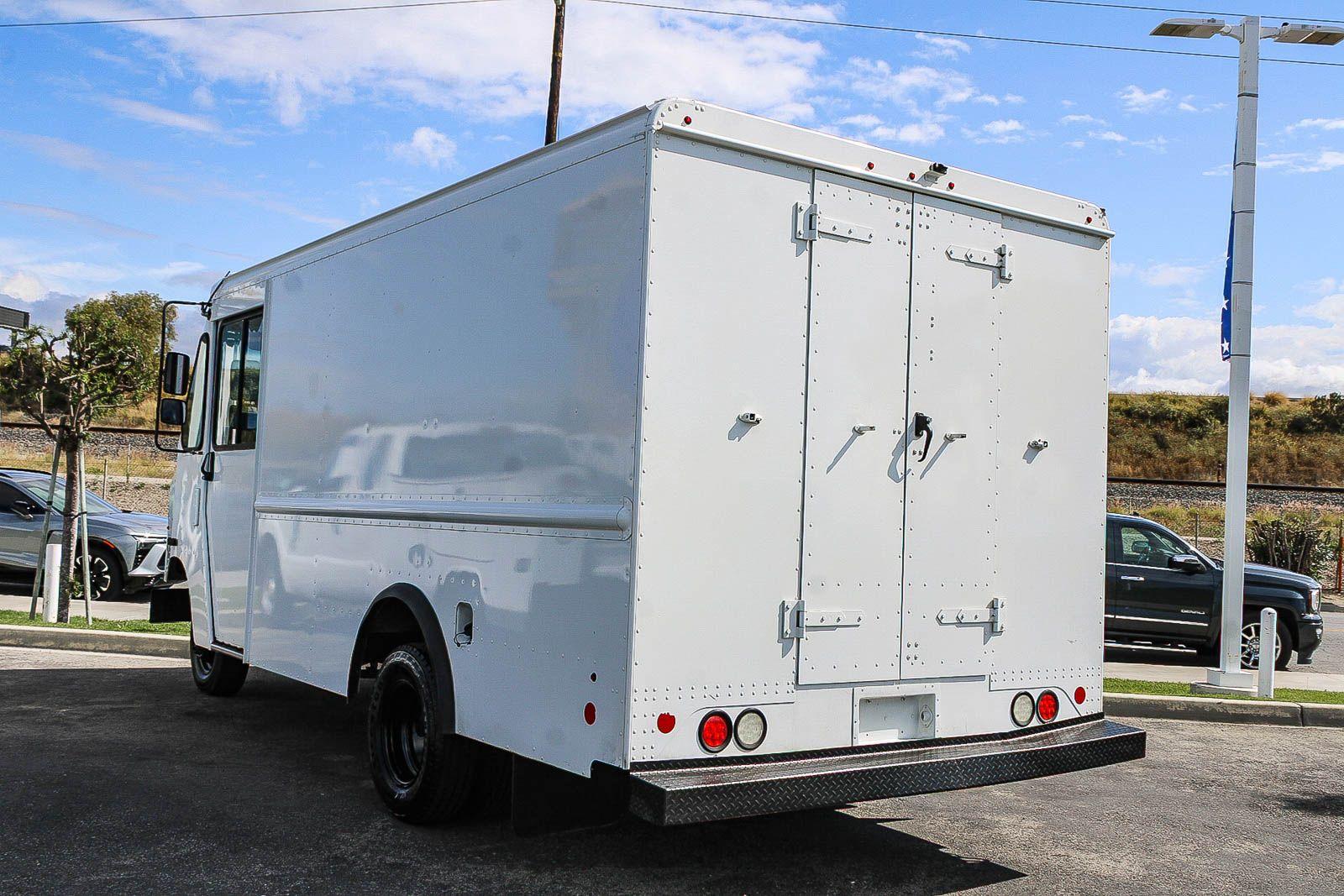 Used 2017 Ford E-350 - photo 11