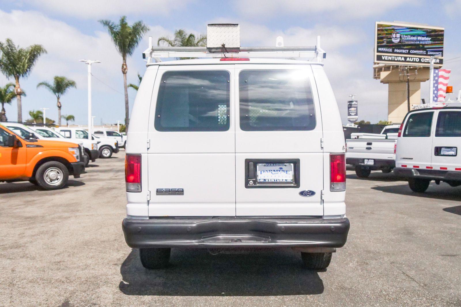 Used 2008 Ford E-350 - photo 2