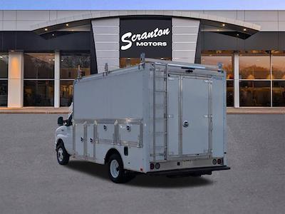 Used 2022 Ford E-350 - photo 1