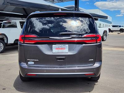 2022 Chrysler Pacifica AWD Minivan for sale #U16359 - photo 2