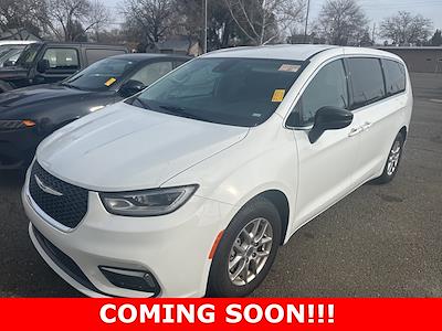Used 2024 Chrysler Pacifica Touring L Minivan for sale #25592 - photo 1