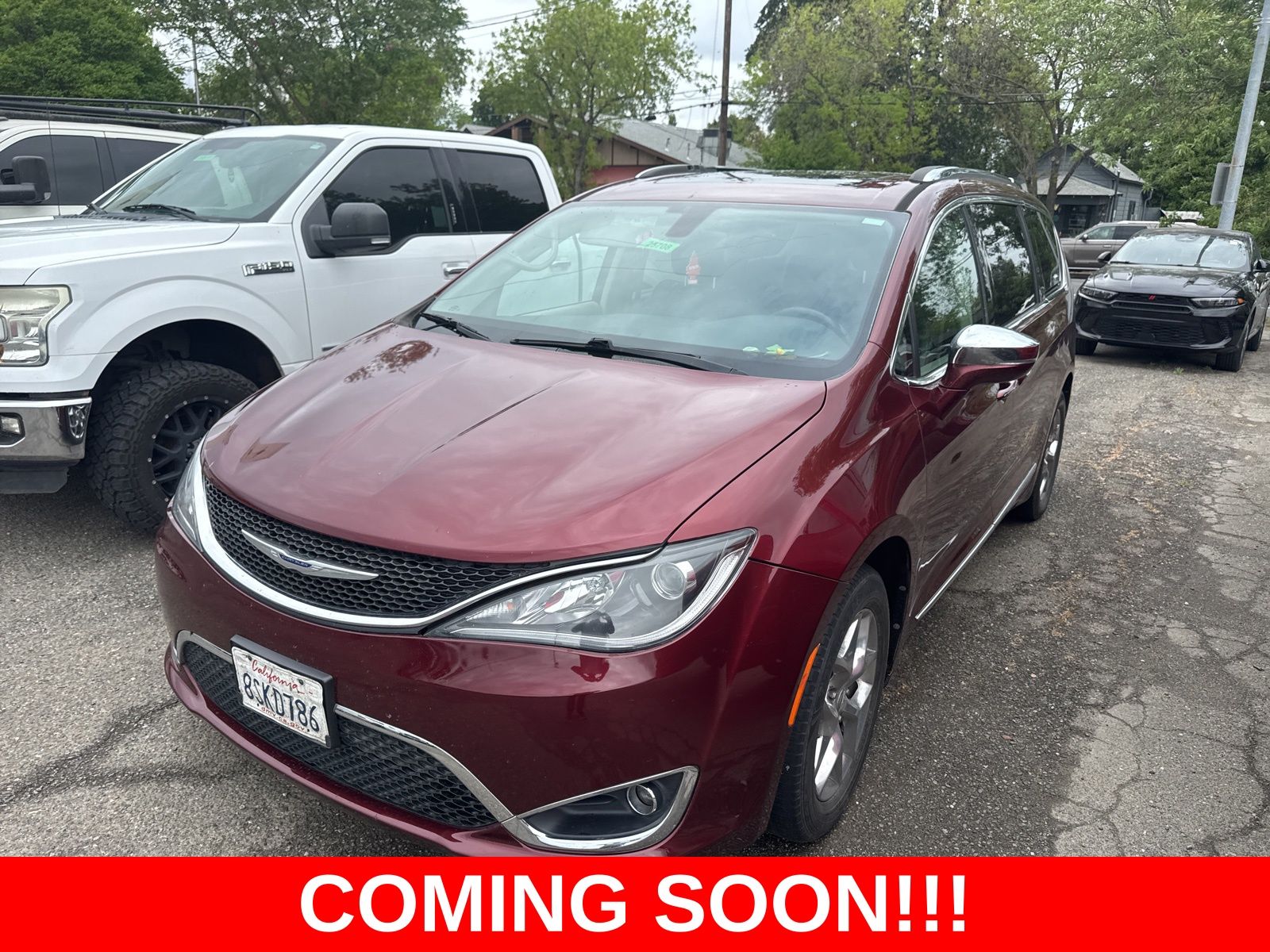 Used 2018 Chrysler Pacifica Limited Minivan - photo 1