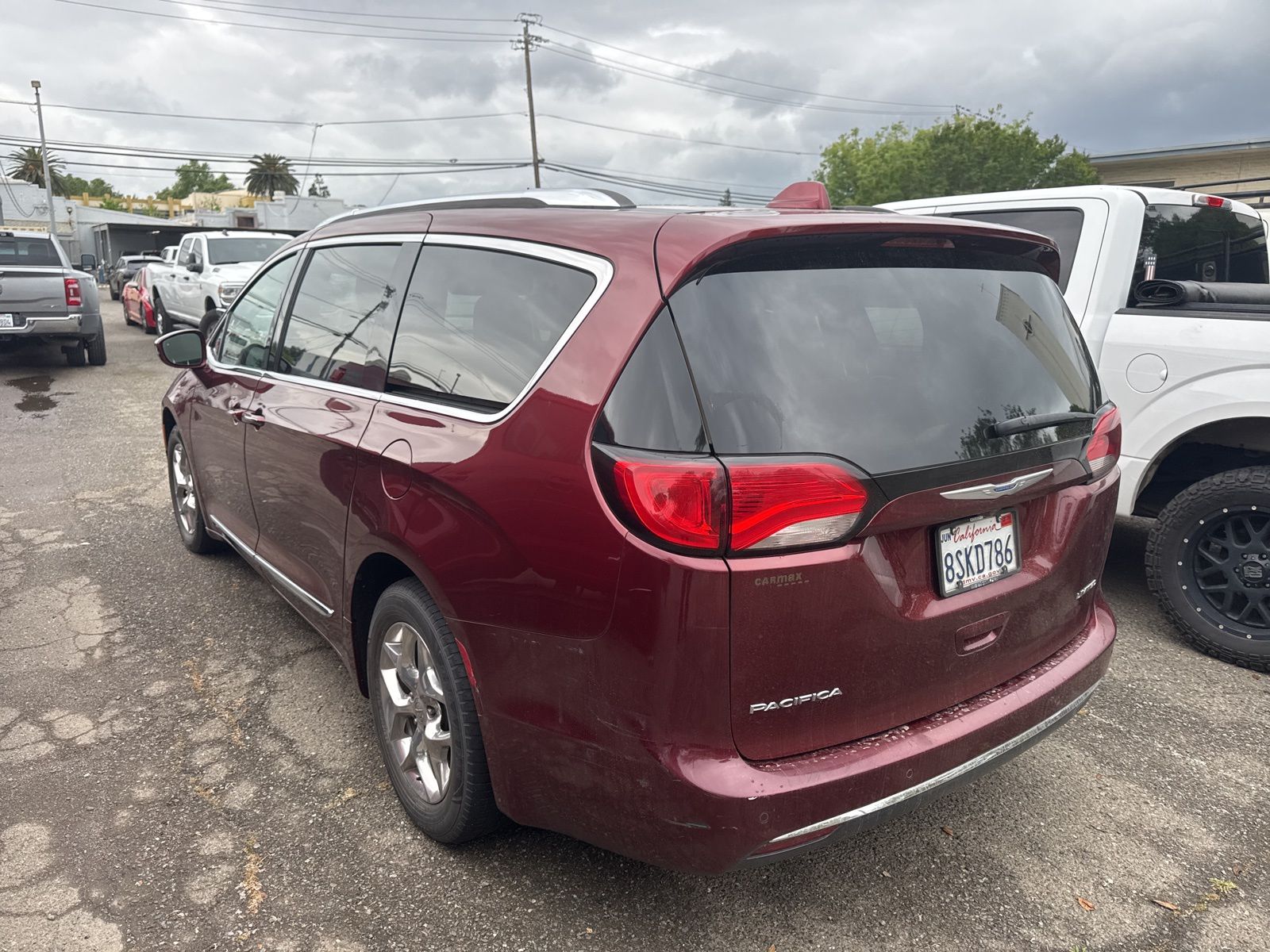 Used 2018 Chrysler Pacifica Limited Minivan - photo 2