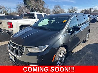 Used 2023 Chrysler Pacifica - photo 1