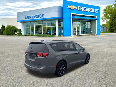 2020 Chrysler Pacifica FWD Minivan for sale #904914A - photo 2