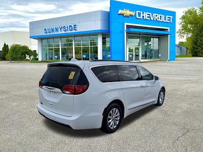 2017 Chrysler Pacifica FWD Minivan for sale #C6029 - photo 2