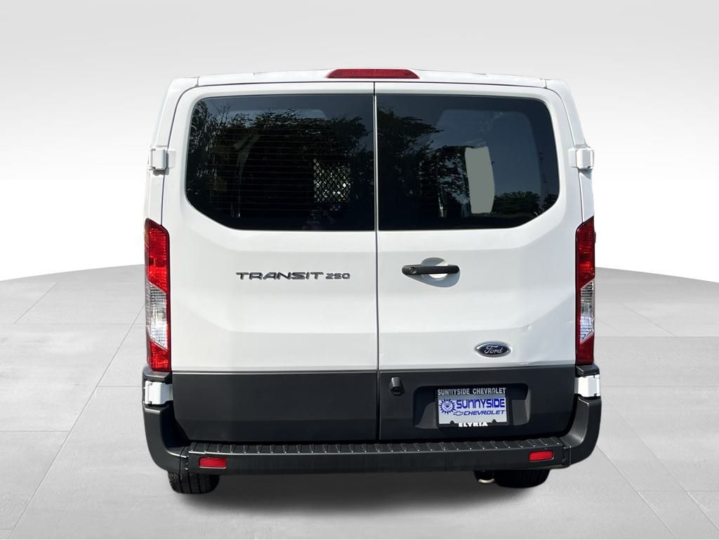 Used 2022 Ford Transit 250 - photo 6