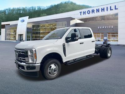New 2025 Ford F-350 XL Crew Cab 4WD Cab Chassis for sale #25F396 - photo 1