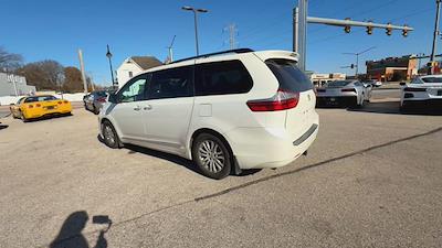 2016 Toyota Sienna FWD Minivan for sale #251894A - photo 2