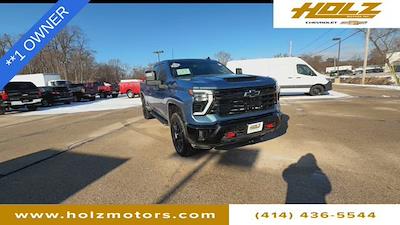 Used 2025 Chevrolet Silverado 2500 - photo 1