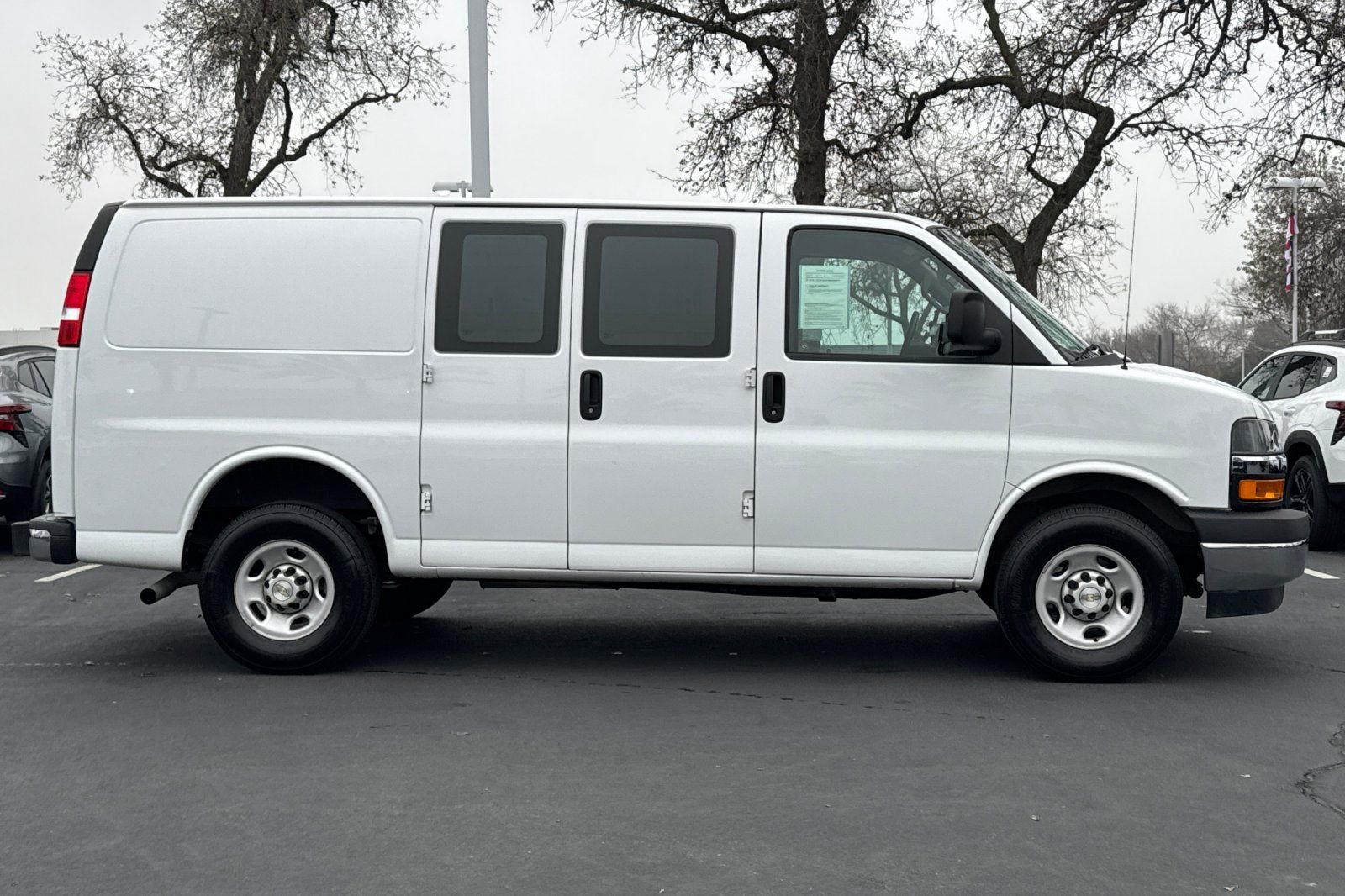 Used 2024 Chevrolet Express 2500 - photo 5