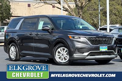 Used 2024 Kia Carnival - photo 1