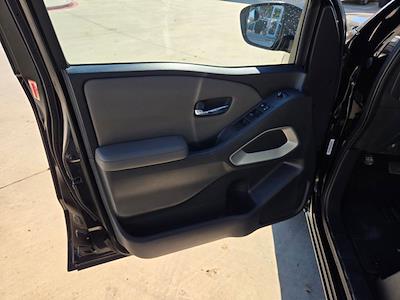 2022 Nissan Frontier Crew Cab RWD Pickup for sale #BCC15532 - photo 2