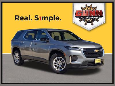 Used 2023 Chevrolet Traverse - photo 1