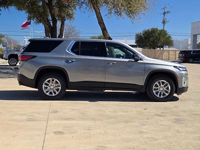 Used 2023 Chevrolet Traverse - photo 1