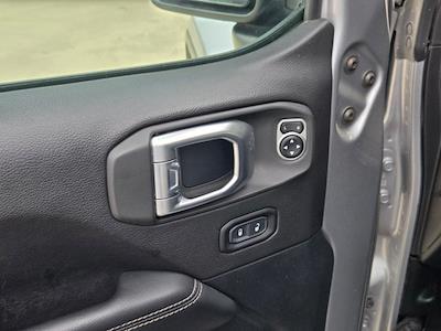 Used 2020 Jeep Gladiator - photo 1