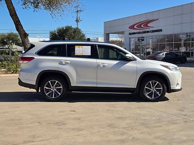 Used 2019 Toyota Highlander XLE for sale #C261103A - photo 2