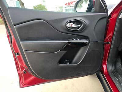 Used 2020 Jeep Cherokee - photo 1