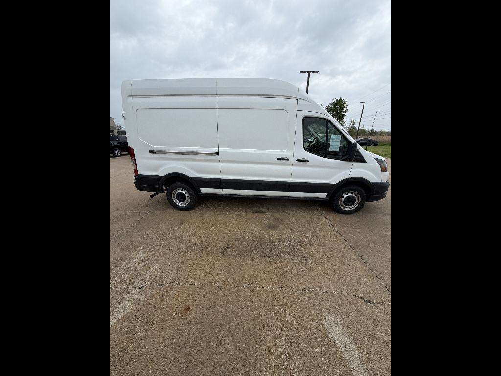 Used 2023 Ford Transit 250 - photo 2