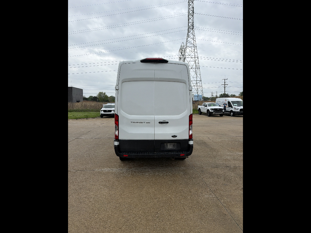 Used 2023 Ford Transit 250 - photo 5