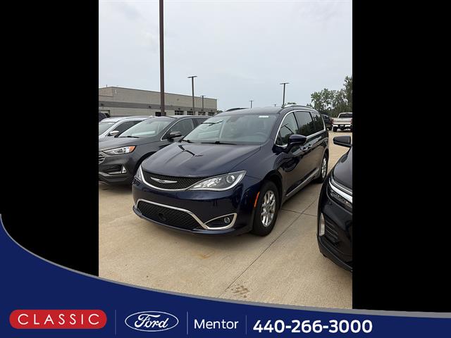 Used 2020 Chrysler Pacifica - photo 1
