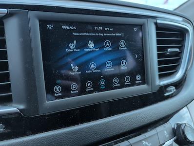 Used 2019 Chrysler Pacifica - photo 2