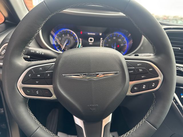 Used 2025 Chrysler Pacifica - photo 20