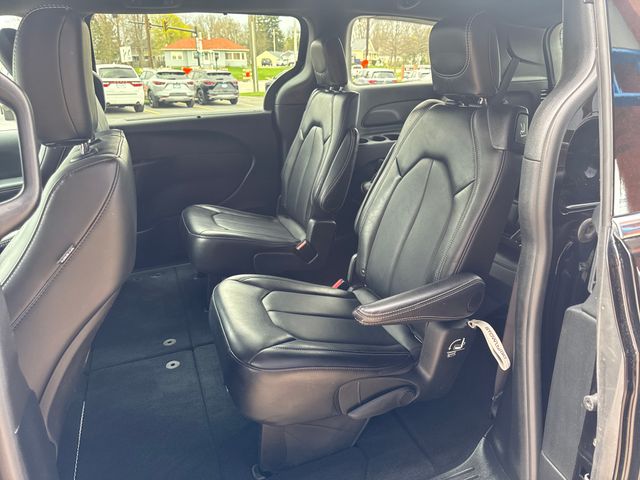 Used 2025 Chrysler Pacifica - photo 28