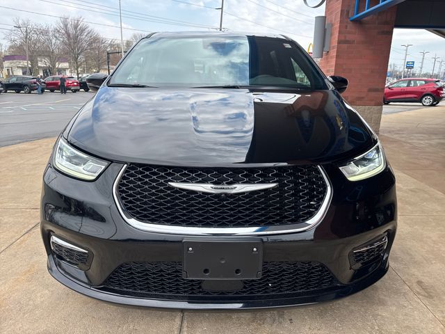 Used 2025 Chrysler Pacifica - photo 5
