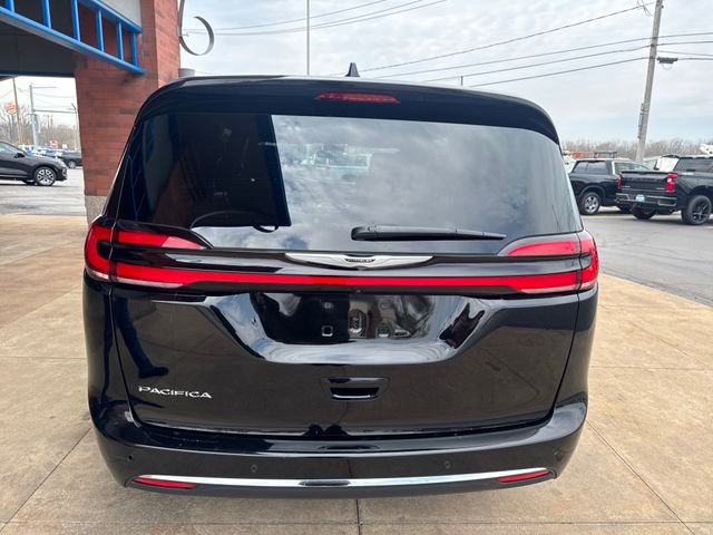 Used 2025 Chrysler Pacifica - photo 10