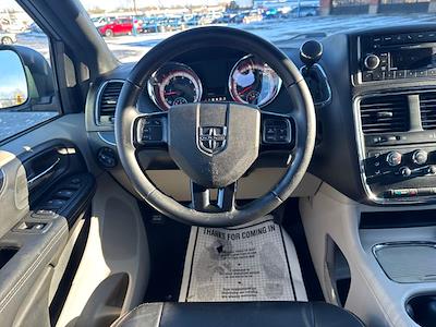 Used 2017 Dodge Grand Caravan SXT Minivan for sale #U2621692 - photo 2