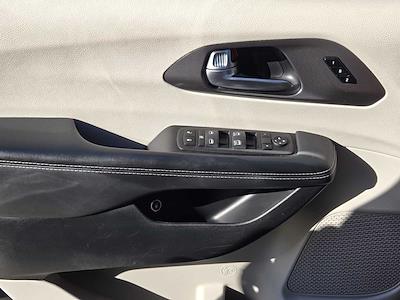 Used 2024 Chrysler Pacifica - photo 1