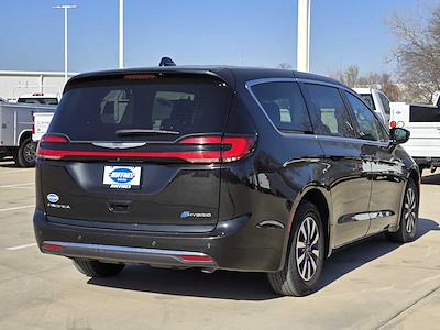 Used 2024 Chrysler Pacifica - photo 1